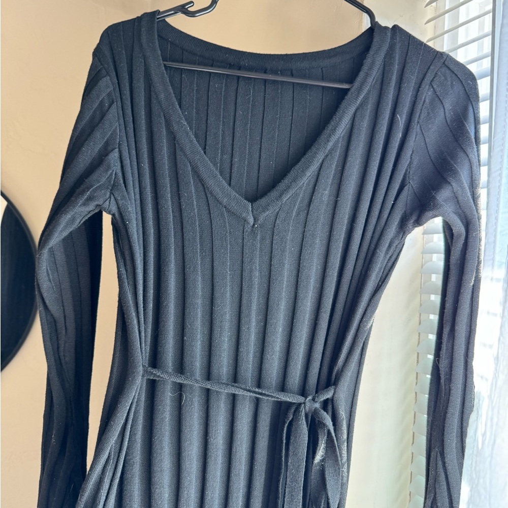 Elegant Black Ribbed Dress